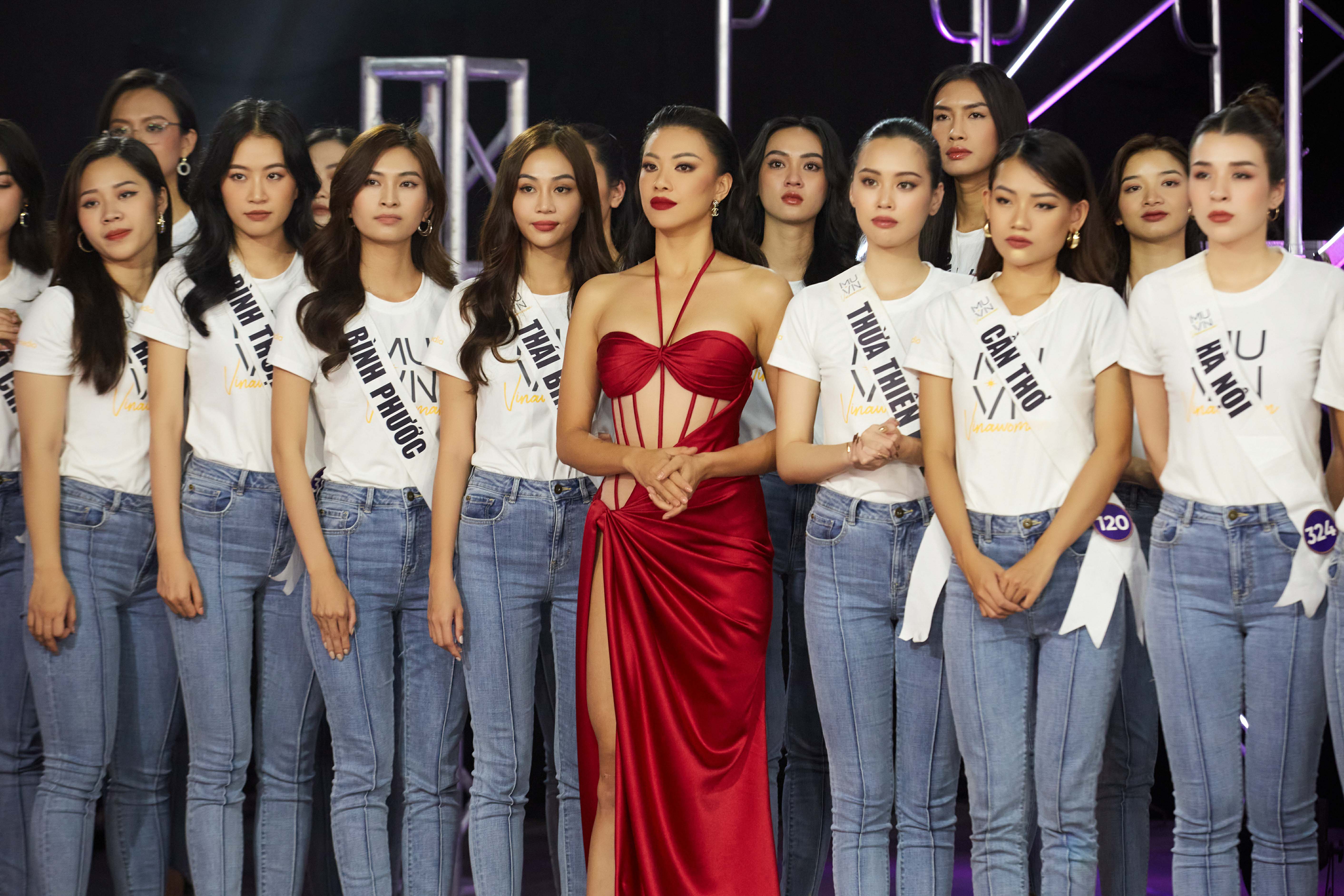 Tập 7 Tôi là Hoa hậu Hoàn vũ Việt Nam 2022: Top 55 thể hiện bản lĩnh ứng xử tình huống “trên trơi rơi xuống” và đối diện truyền thông
